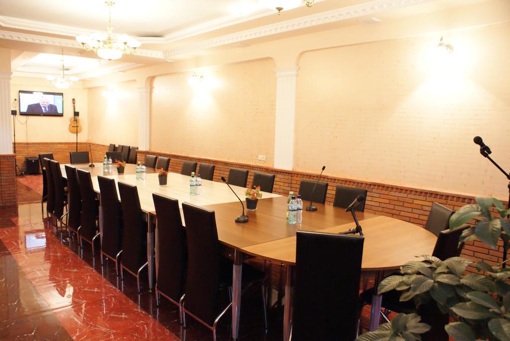 באטומי Marani Hotel מראה חיצוני תמונה