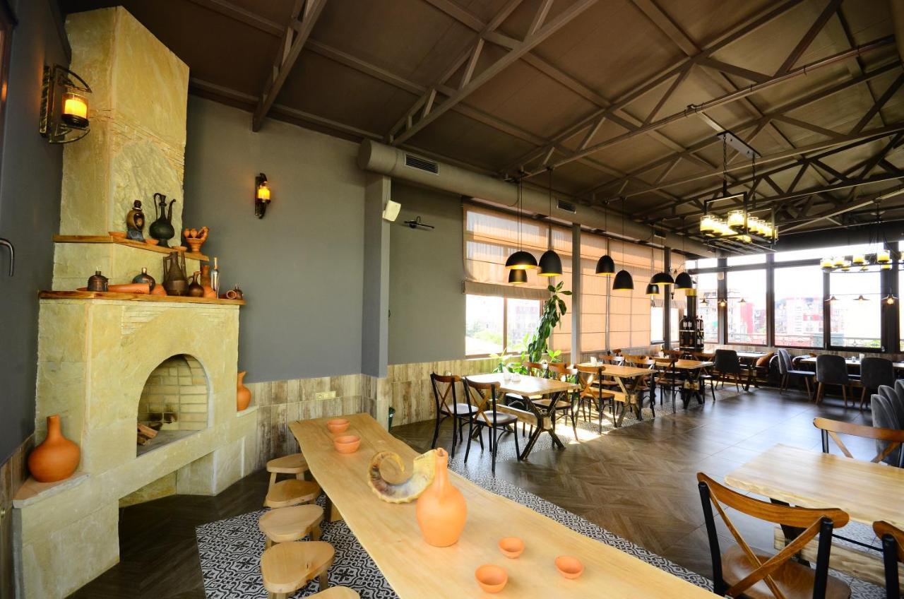 באטומי Marani Hotel מראה חיצוני תמונה